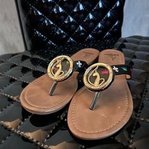 Genuine BabyPhat sandals from the early 00s !
Size 9 and best for a wide fit